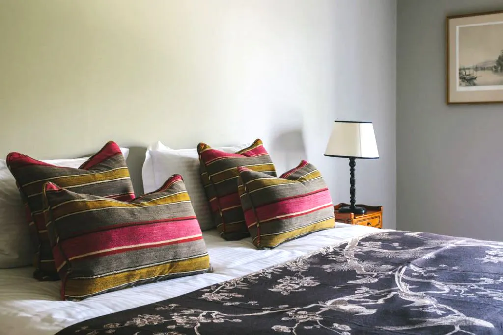 Reversible Bed Throw in Chocolate